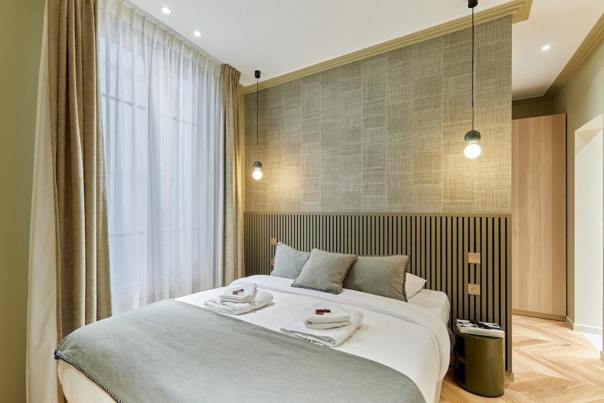 Incredible Ac 3 Bedrooms Center Of By Prestige Apartment Paris