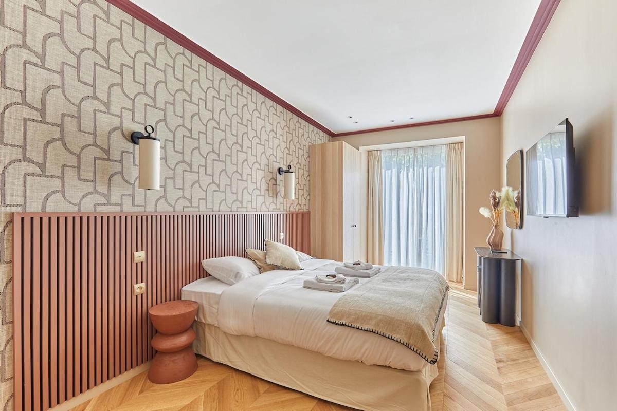 Incredible Ac 3 Bedrooms Center Of By Prestige Apartment Paris