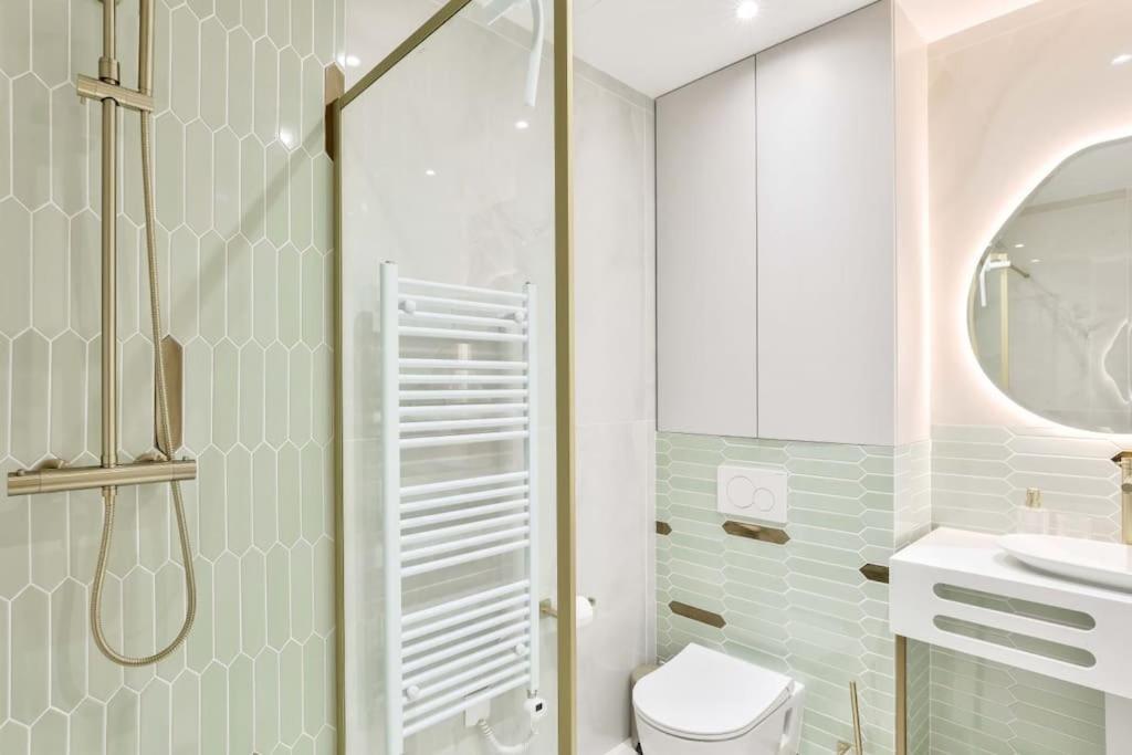 Terrace Getaway - Le Marais - With Ac *