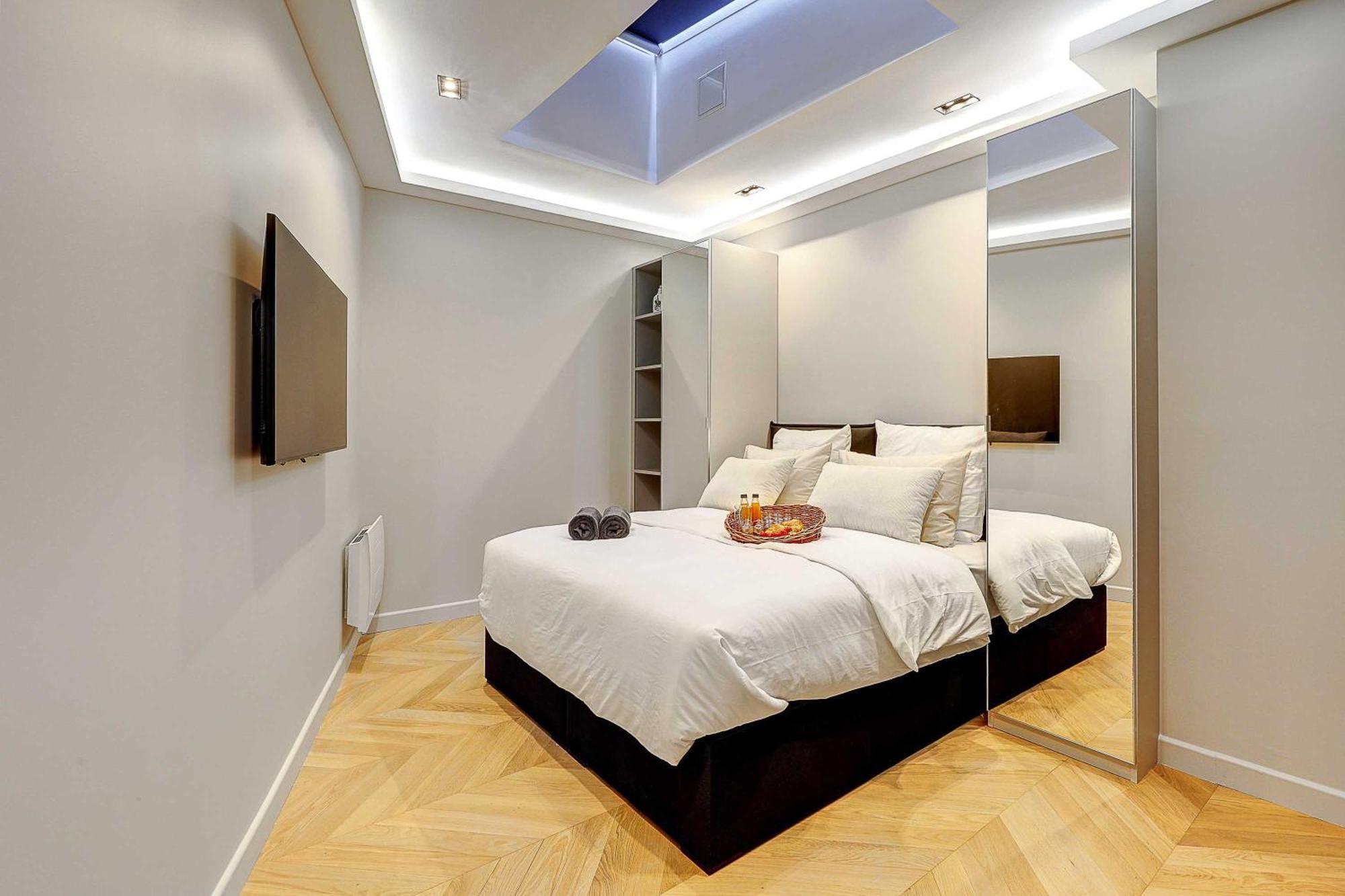 Elegant With Ac - 3br-10p- Le Marais *