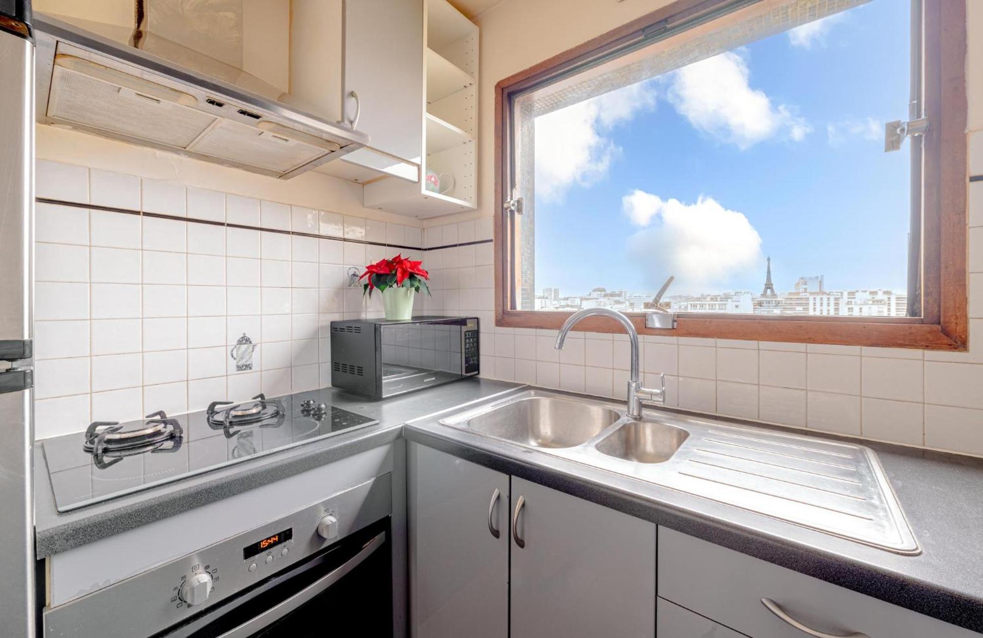New - 3 Bedroom Flat With Eiffel Tower View Appartement Paris
