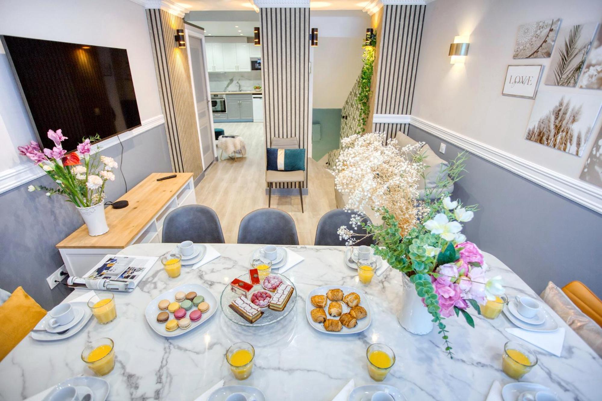 Elegant Triplex In - Ideal For 10 - Aircon Apartment *
