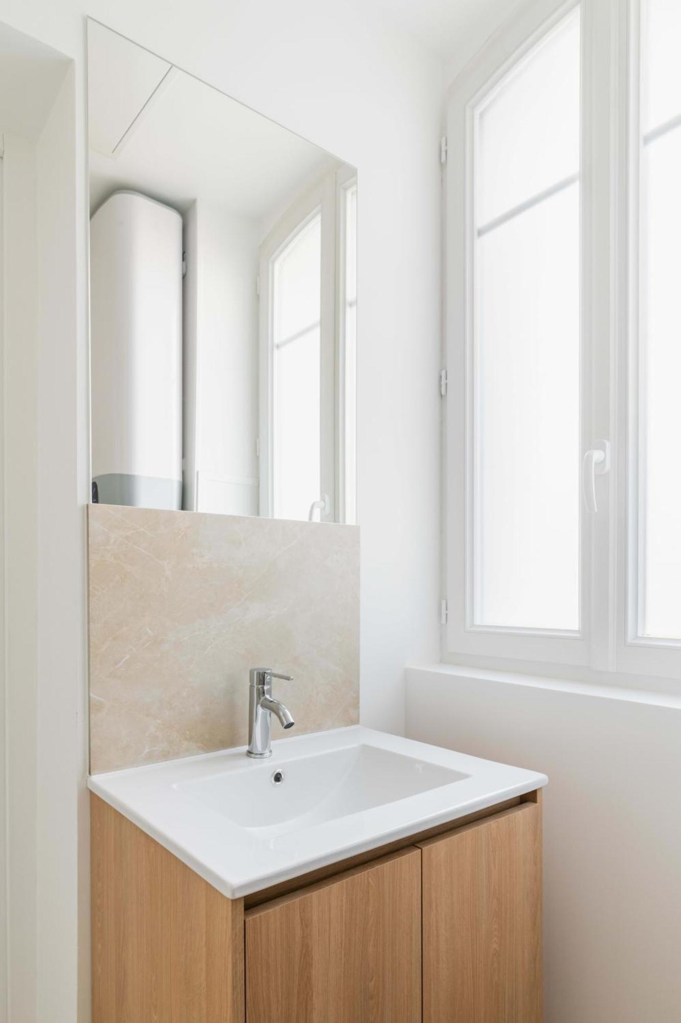 Appartement 2 Pieces Refait Neuf Metro Jaures - 19 - 4p - Flat-guest