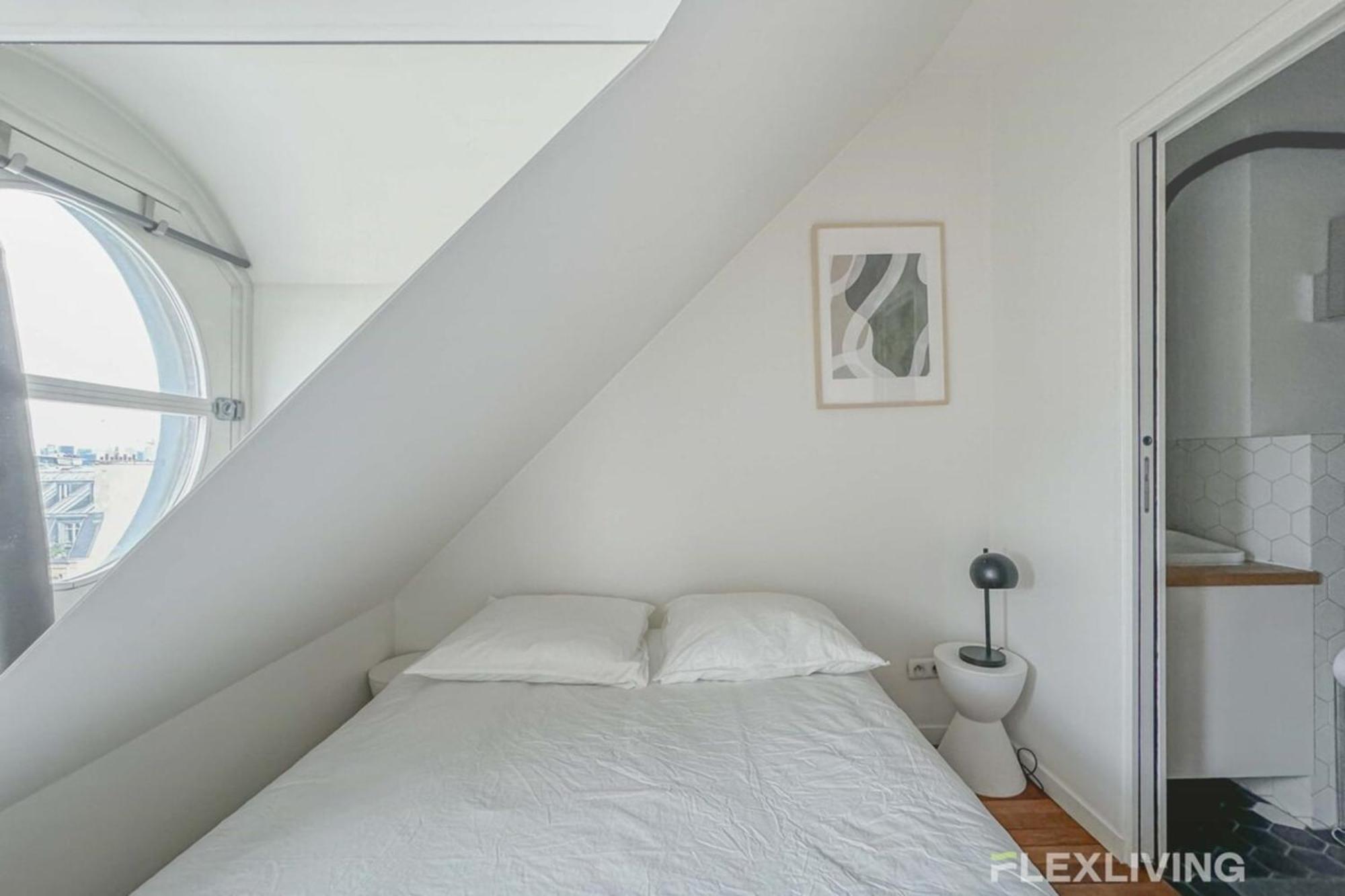 Flexliving - Onebedroom - Malesherbes - Eiffel Tower View Apartment