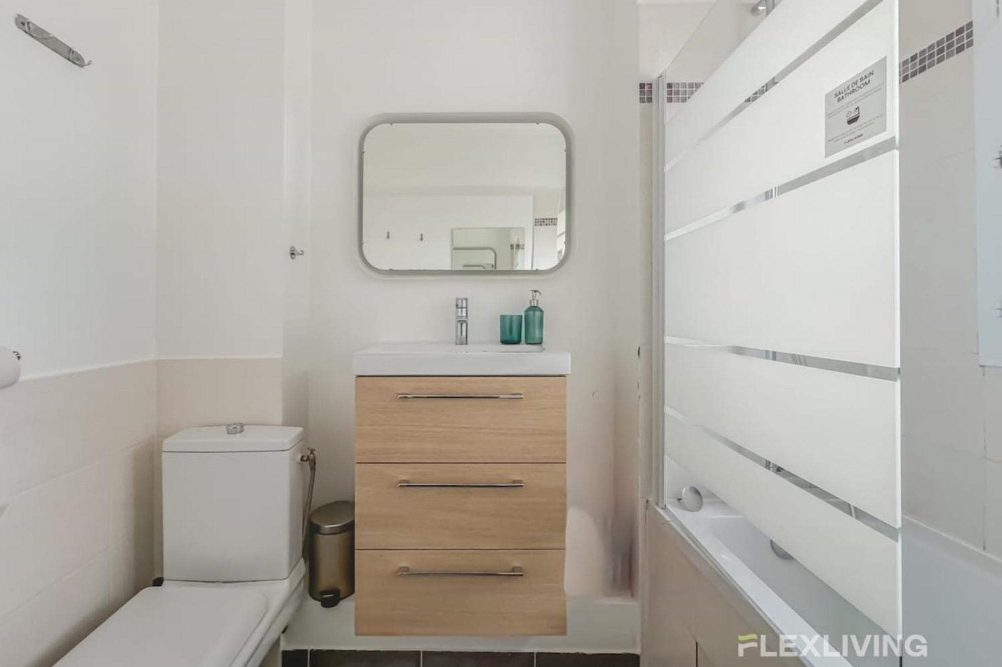 Flexliving - Whole Flat - Losserand Apartment *