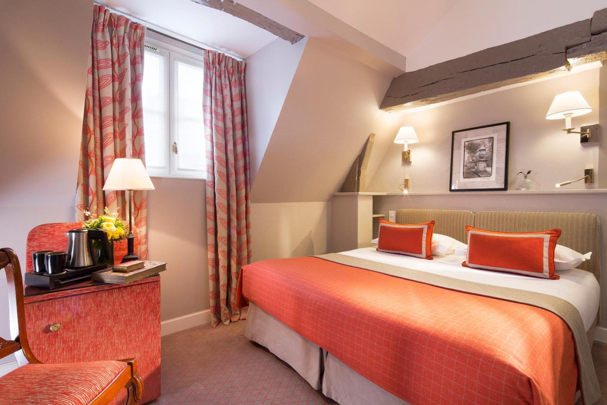 Le Relais Saint Honoré 4*