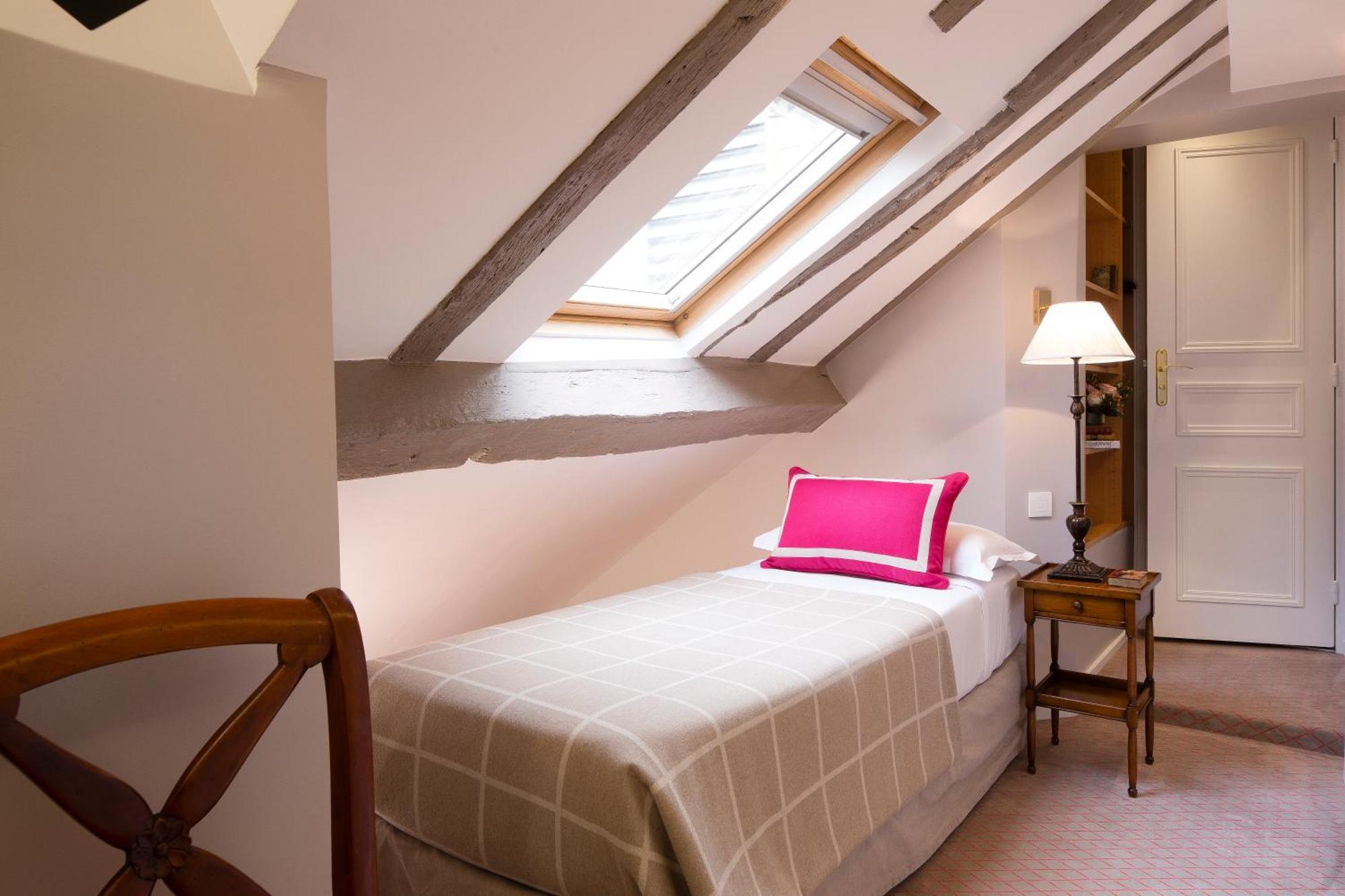 Le Relais Saint Honoré Hotel 4*