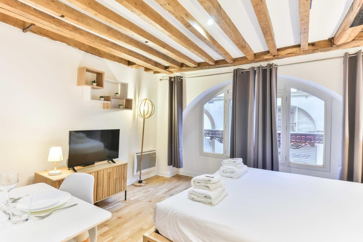 Dazzling Studio Caire *