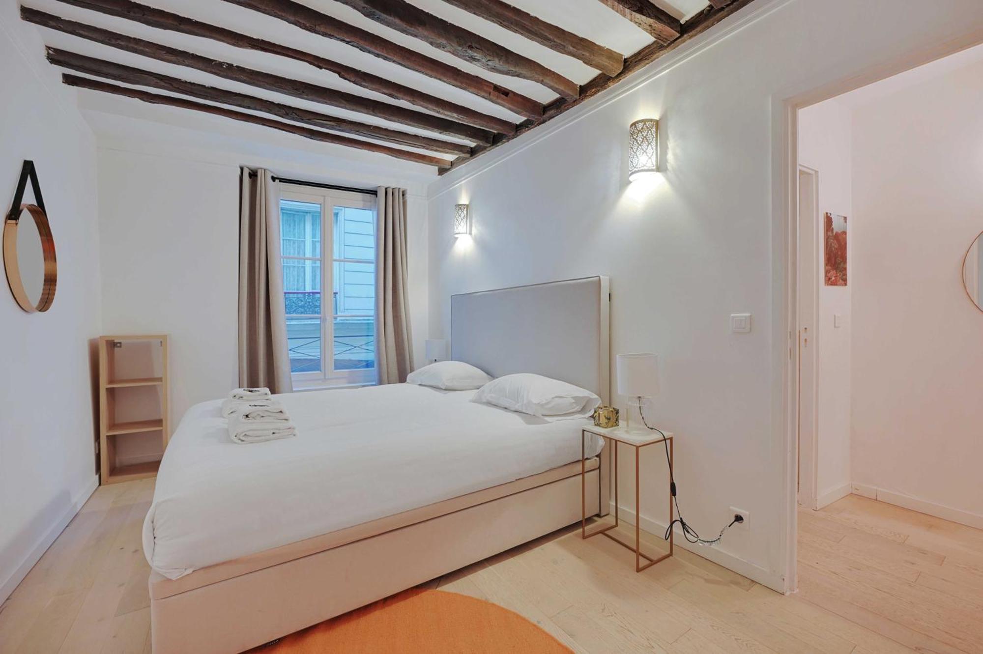 Chic - 2br-6p - Center Of Apartment *