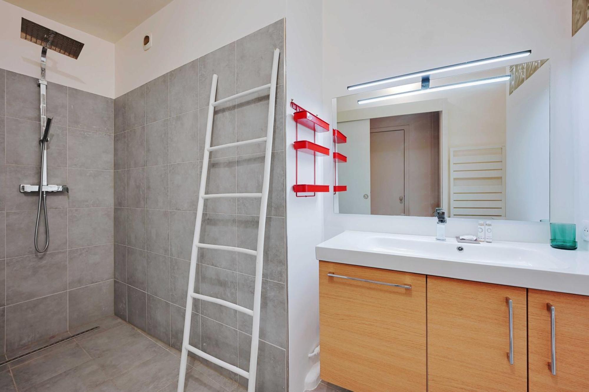 Chic - 2br-6p - Center Of Apartment