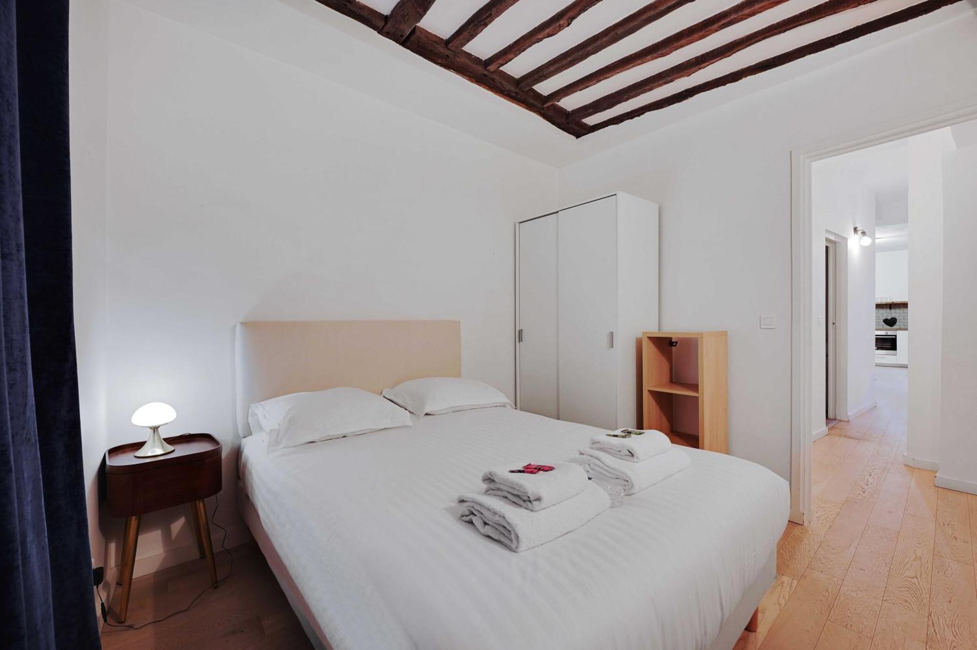 Chic - 2br-6p - Center Of Apartment *