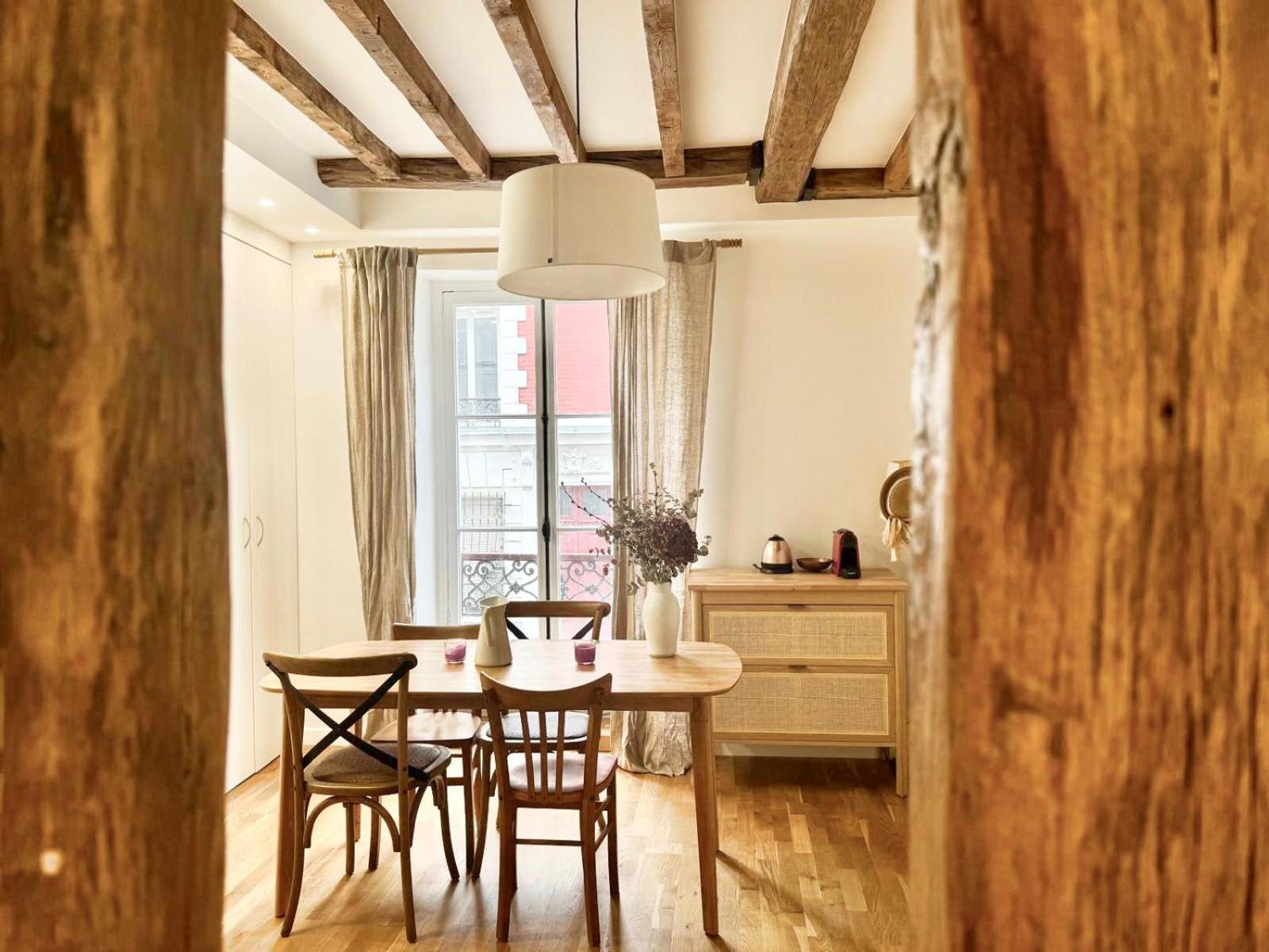 Appartement Au Coeur De Montmartre! *