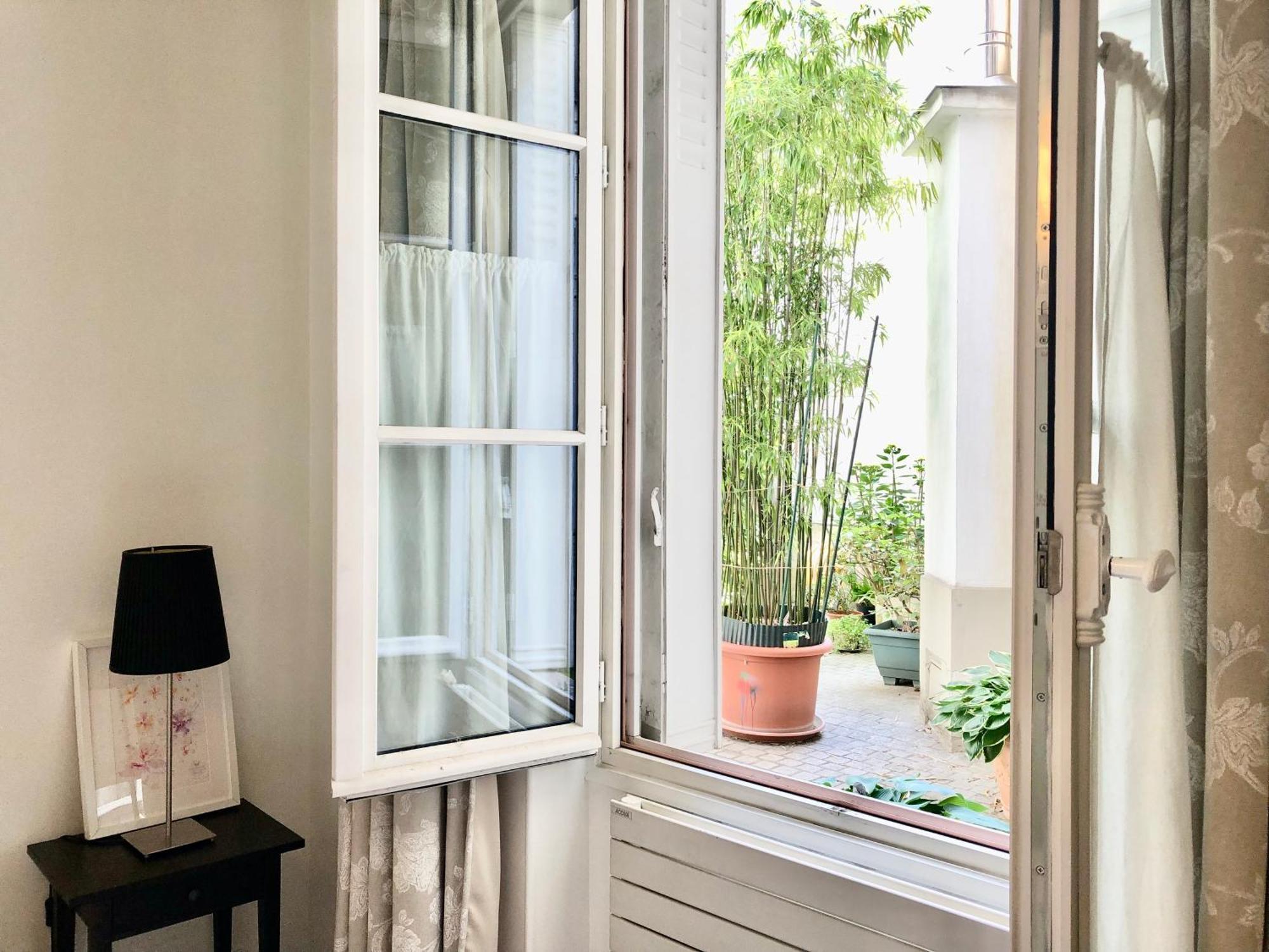 2 Pieces 5 * Paris