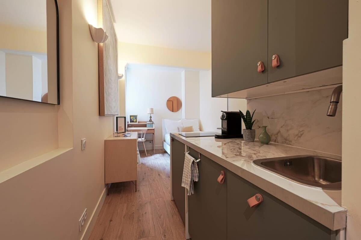 Elegant Studio Avenue Montaigne