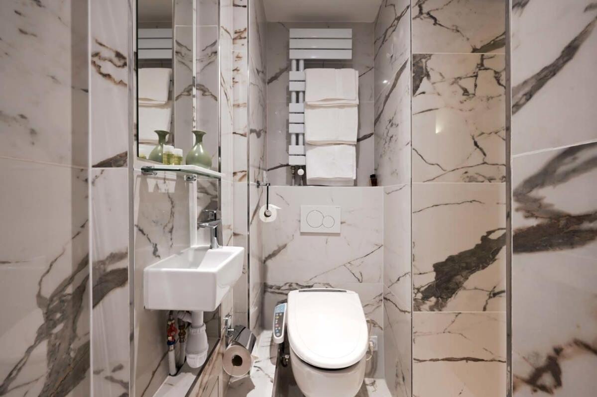 Elegant Studio Avenue Montaigne
