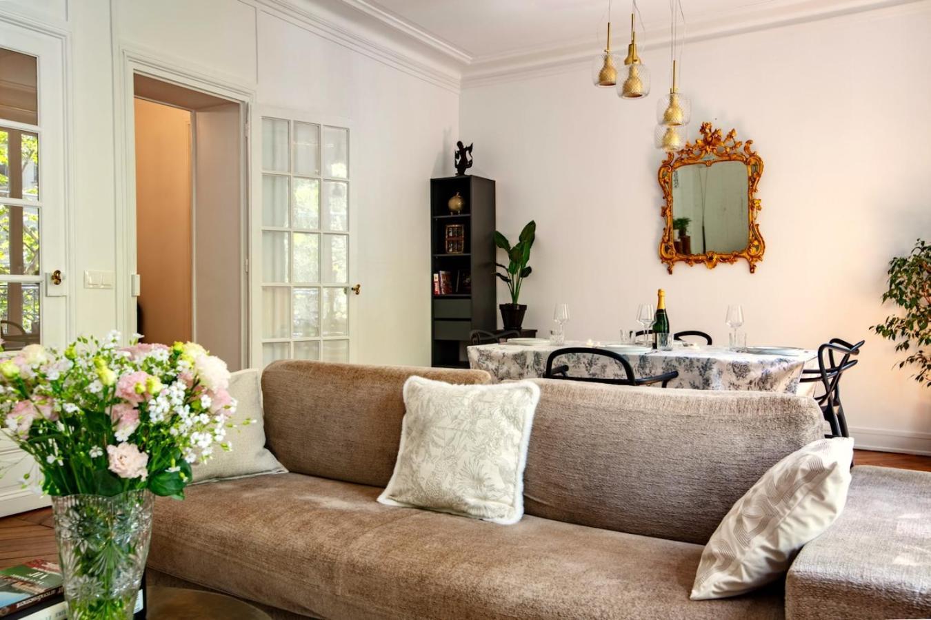 Appartement Charming French Style With Eiffel Tower View Prime Location Near Attractions Paris