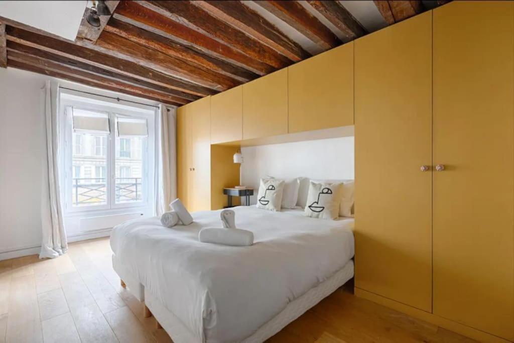 Marais Place Des Vosges Lovely 4p 1br *