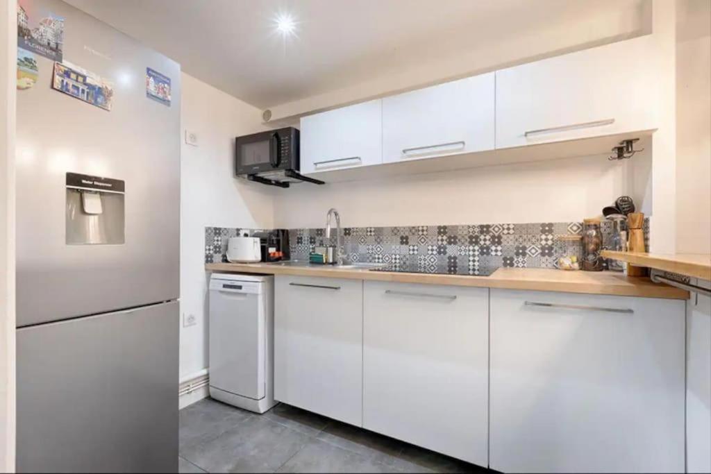 Marais Place Des Vosges Lovely 4p 1br Apartment Paris