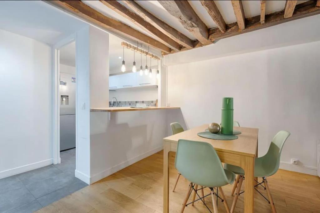 Marais Place Des Vosges Lovely 4p 1br *
