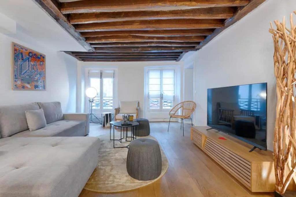 Marais Place Des Vosges Lovely 4p 1br * Paris