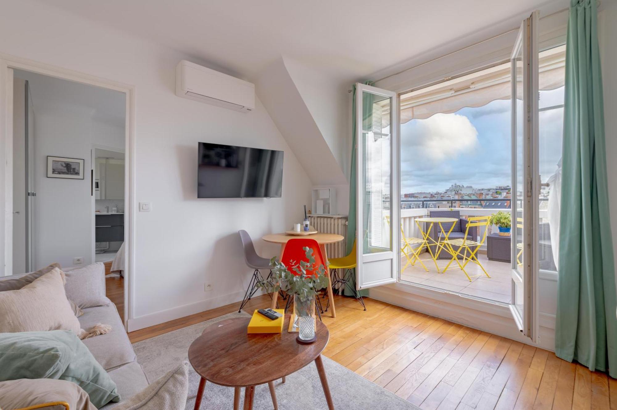 1-bedroom Gem Eiffel Tower View, Terrace, And Ac