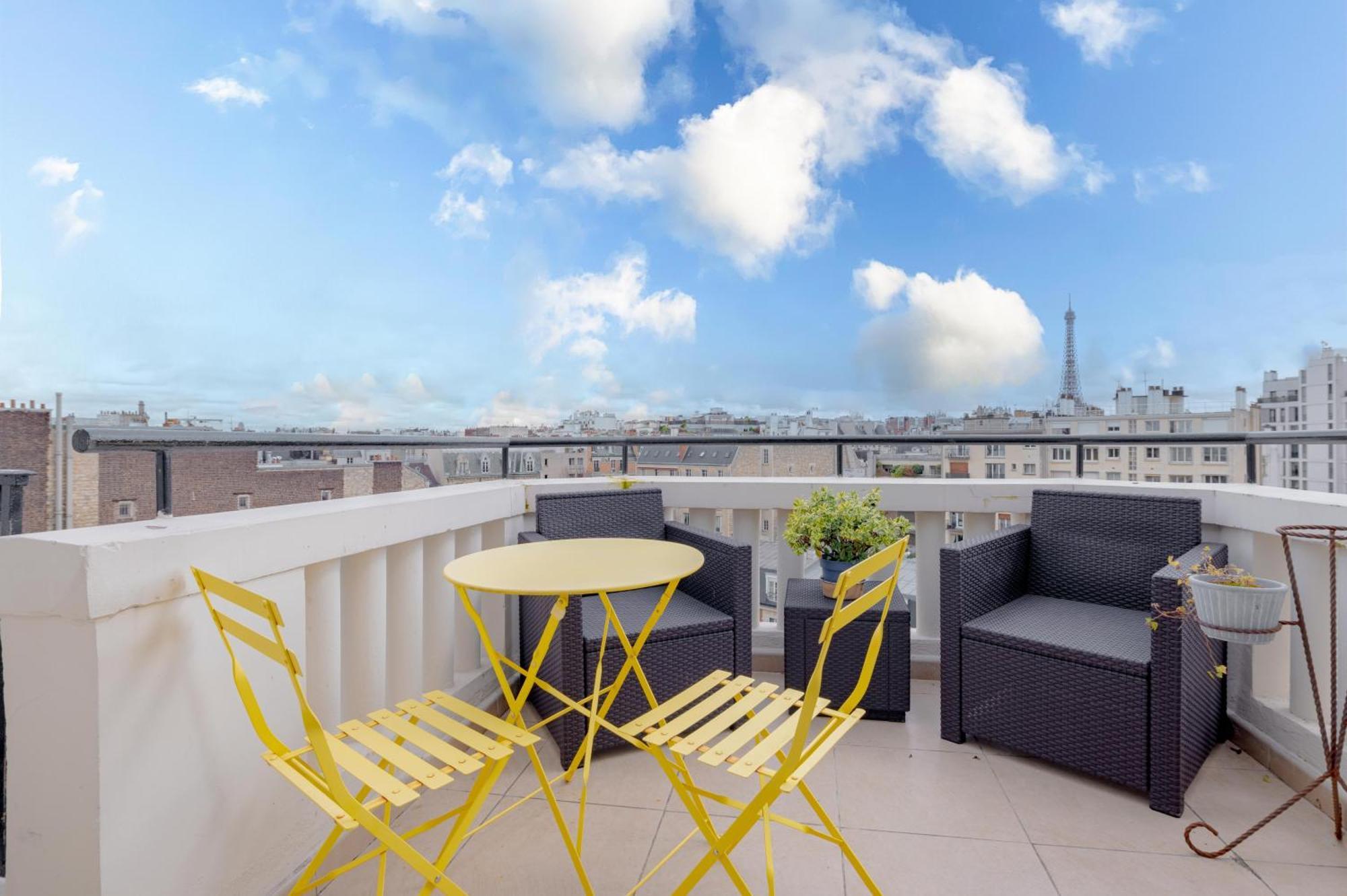 Apartment 1-bedroom Gem Eiffel Tower View, Terrace, And Ac