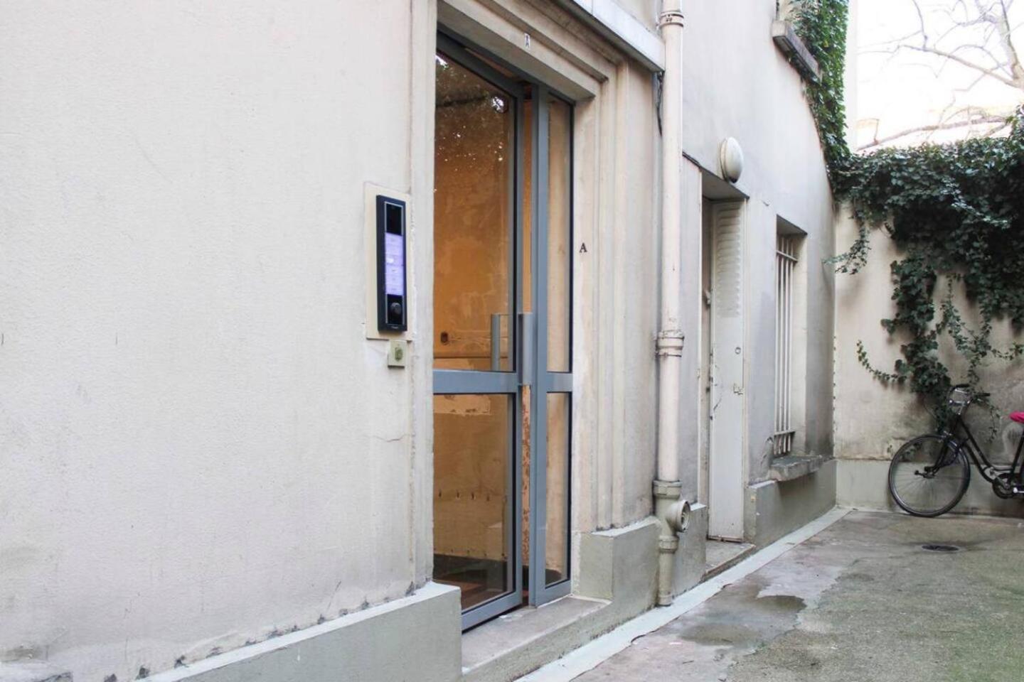 Apartment Deux Pieces Lumineux Et Sans Vis A Vis