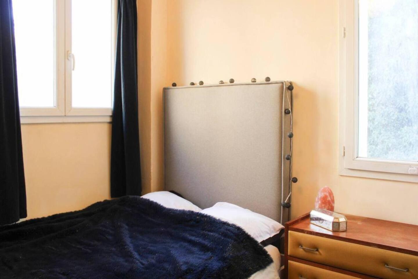 Apartment Deux Pieces Lumineux Et Sans Vis A Vis Paris