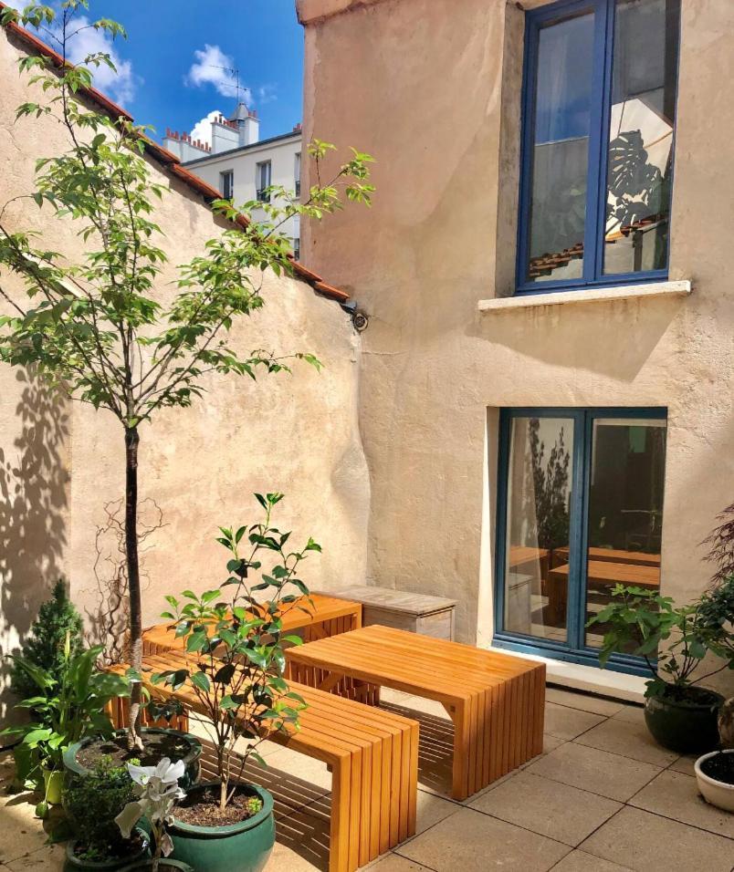 Chic With Private Terrace Apartment Paris