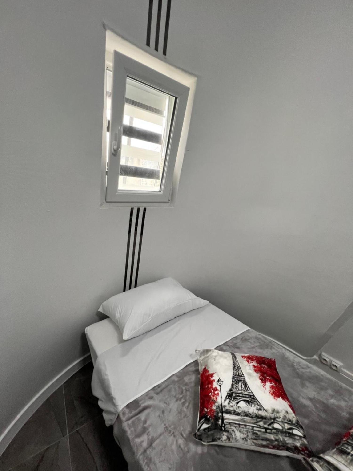 Appartement Bastille Bercy Gare De Lyon Climatisee 9m2 Ideal 1 Pers ,max 2 Pers Paris