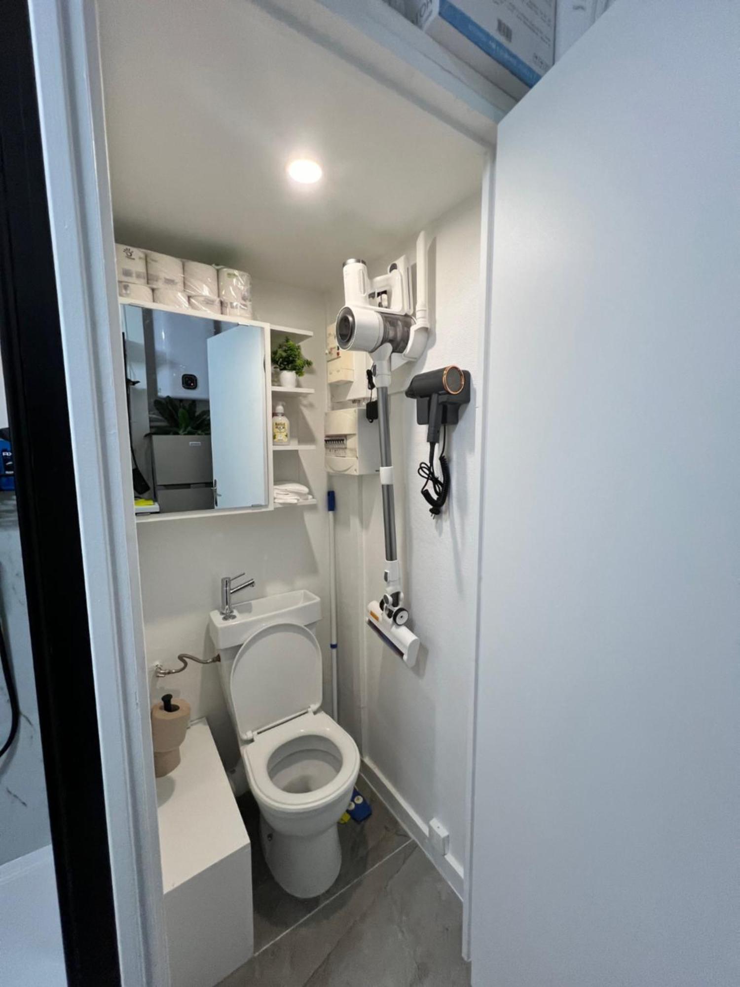 Appartement Bastille Bercy Gare De Lyon Climatisee 9m2 Ideal 1 Pers ,max 2 Pers *