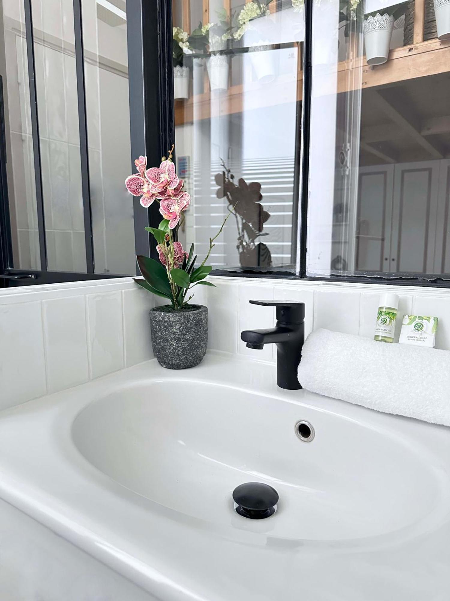 Modern & Dreamy Duplex In Le Marais * Paris