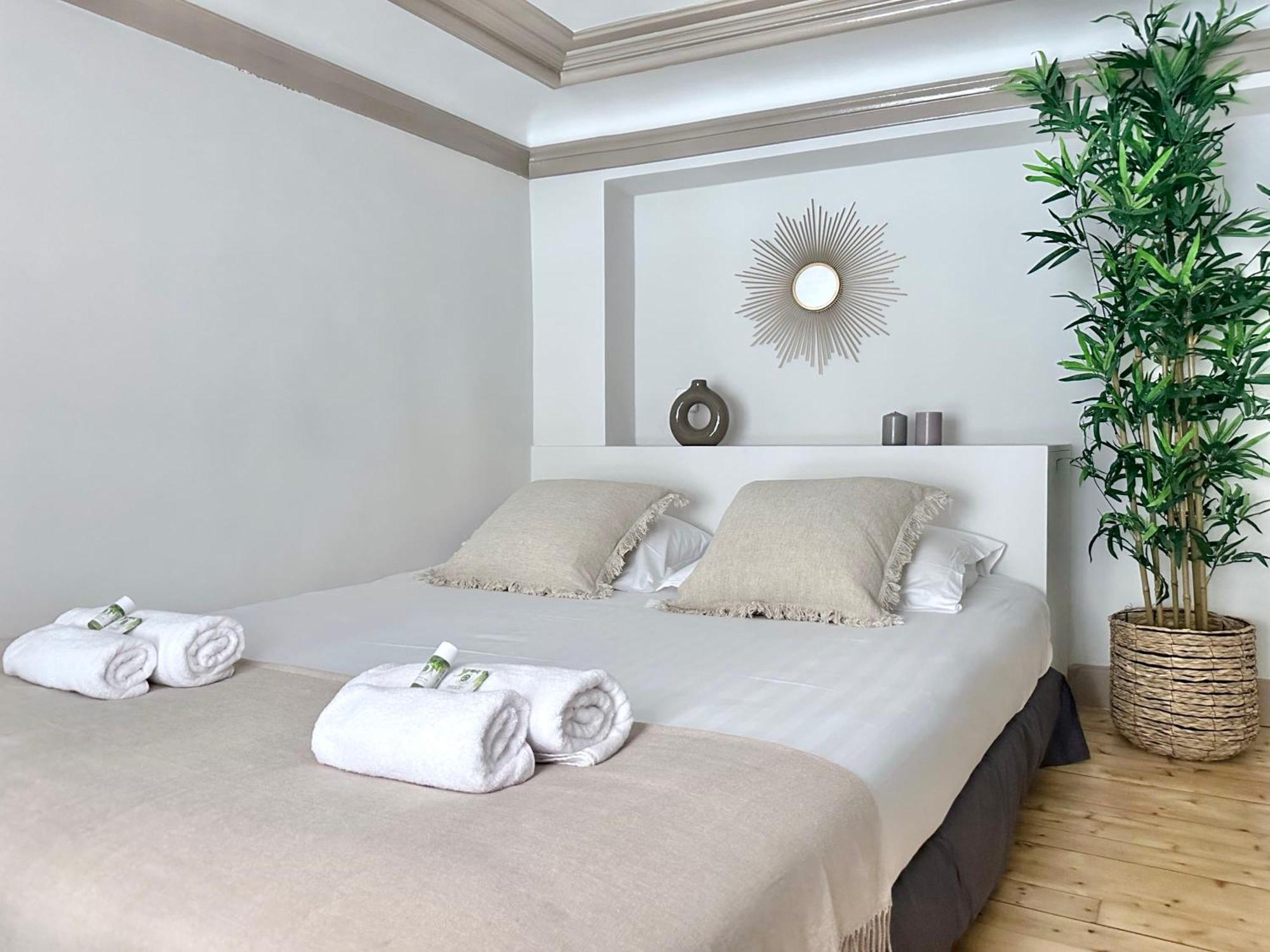 Modern & Dreamy Duplex In Le Marais