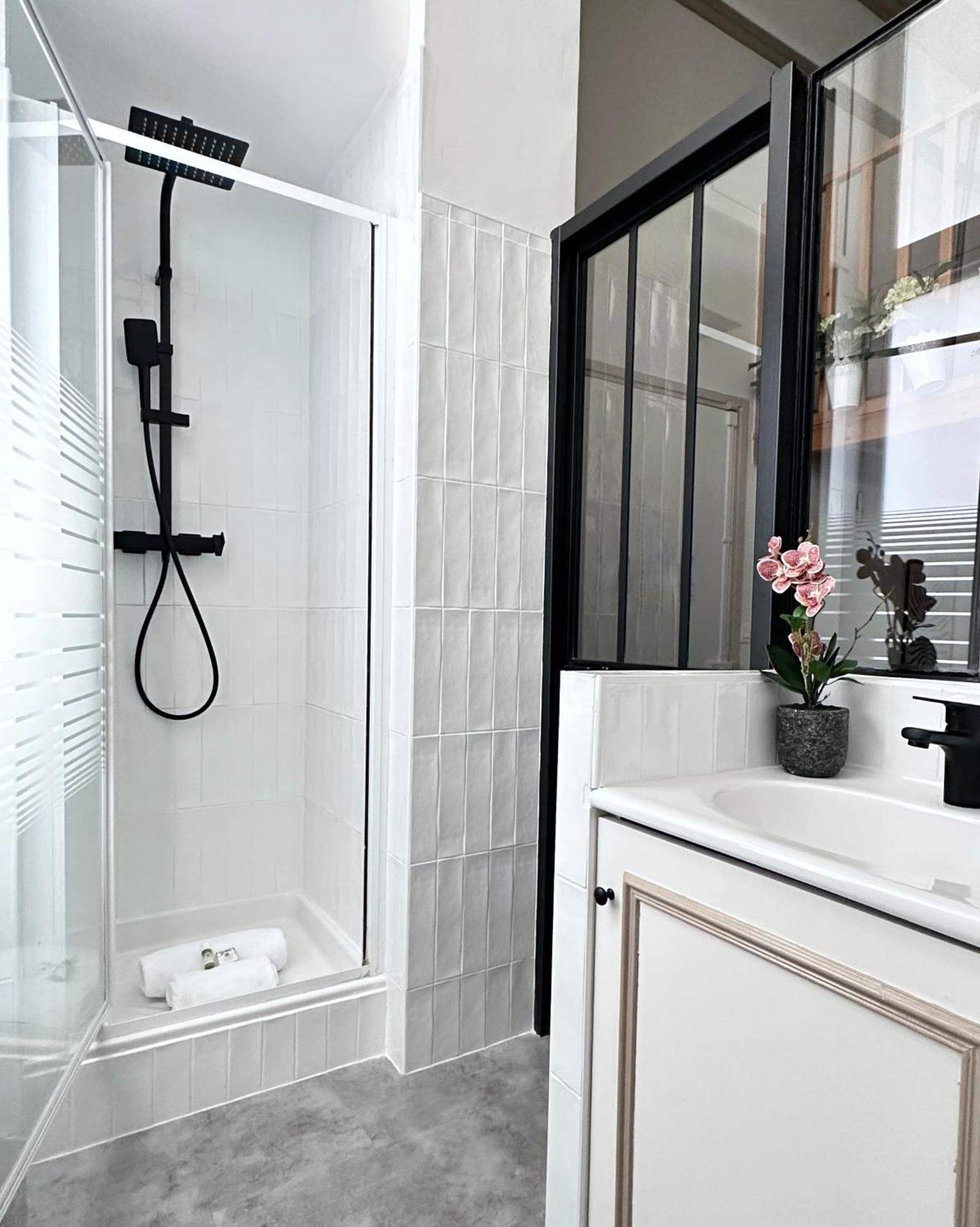 Modern & Dreamy Duplex In Le Marais * Paris