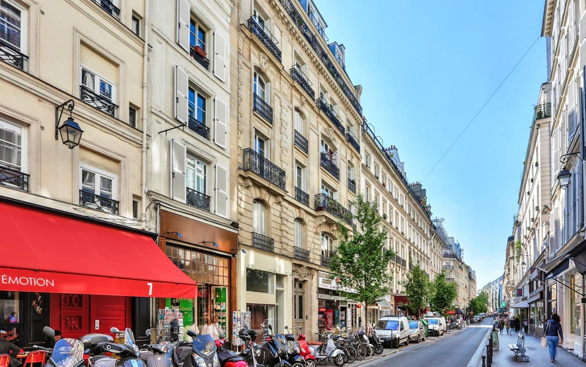 Modern & Dreamy Duplex In Le Marais * Paris