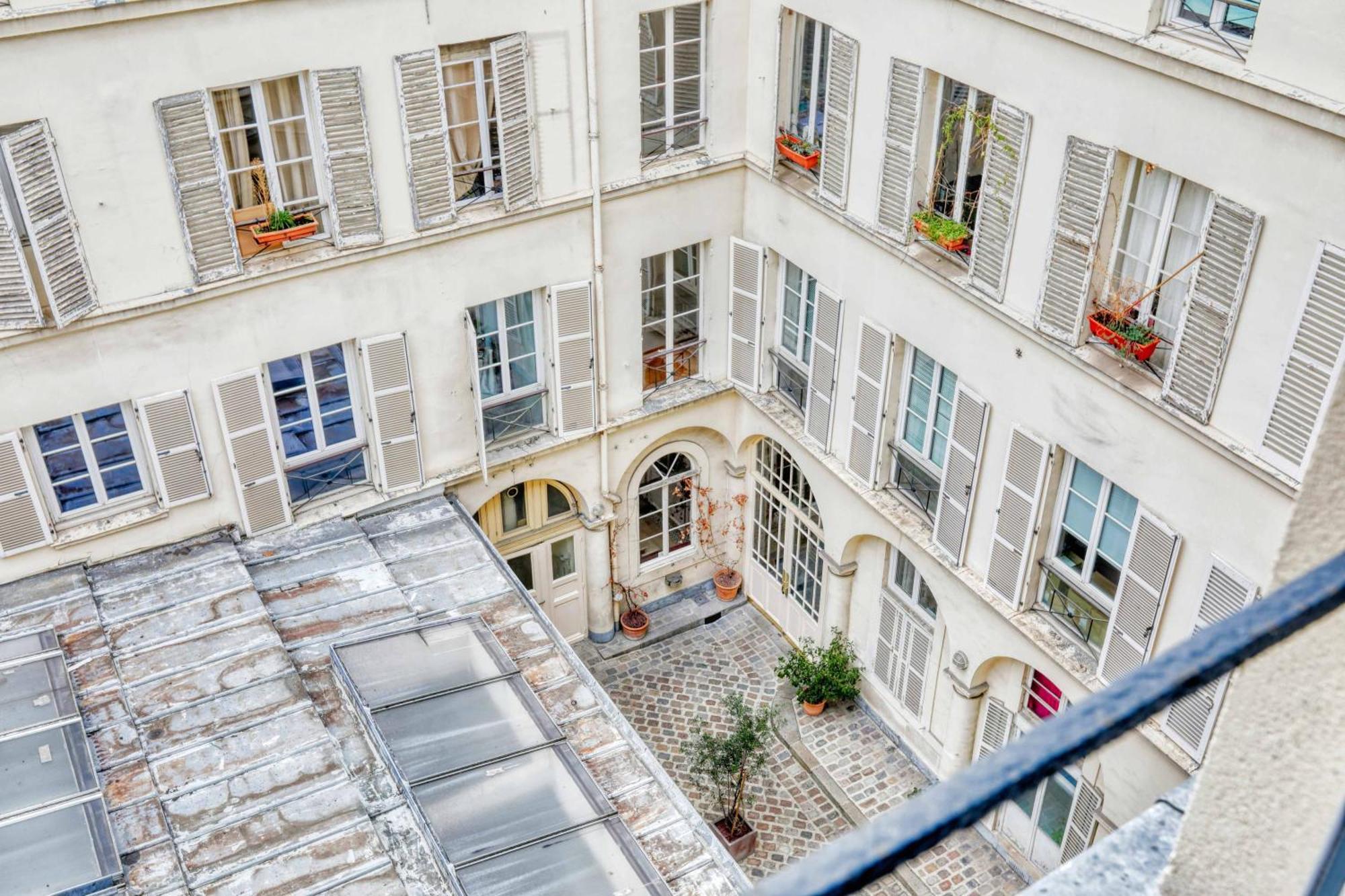 Unique Flat Near Opera Paris
