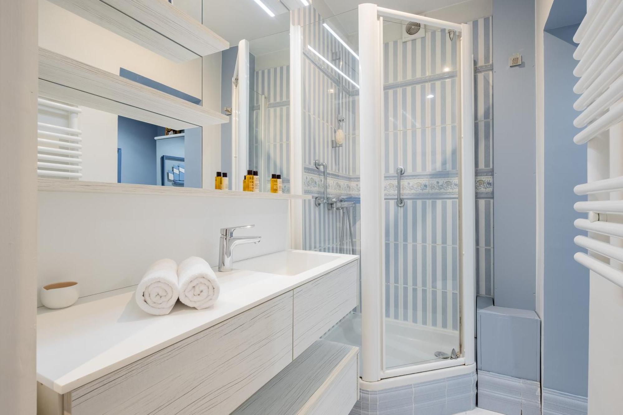 Veeve - Triumphant Design Apartment