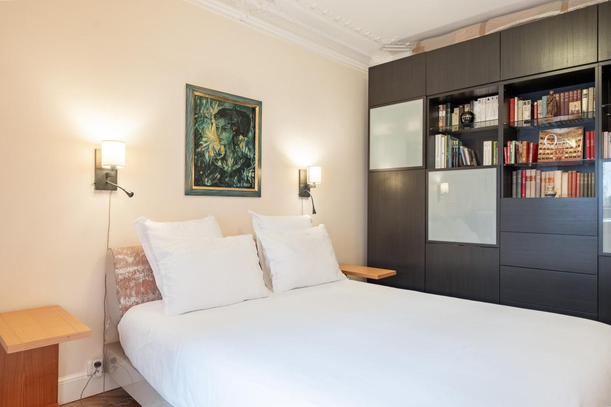 Veeve - Triumphant Design Apartment