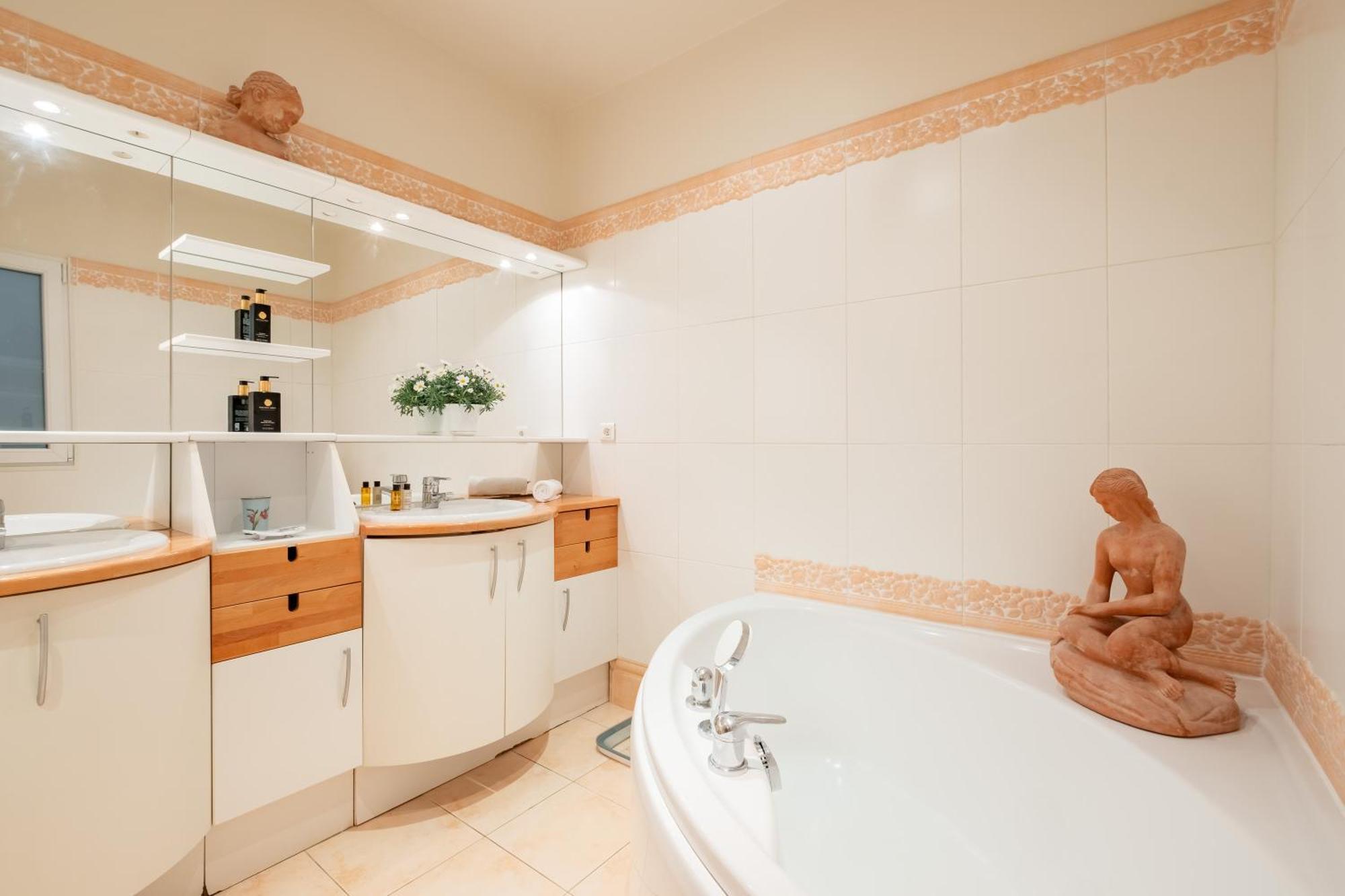 Apartment Veeve - Triumphant Design Paris