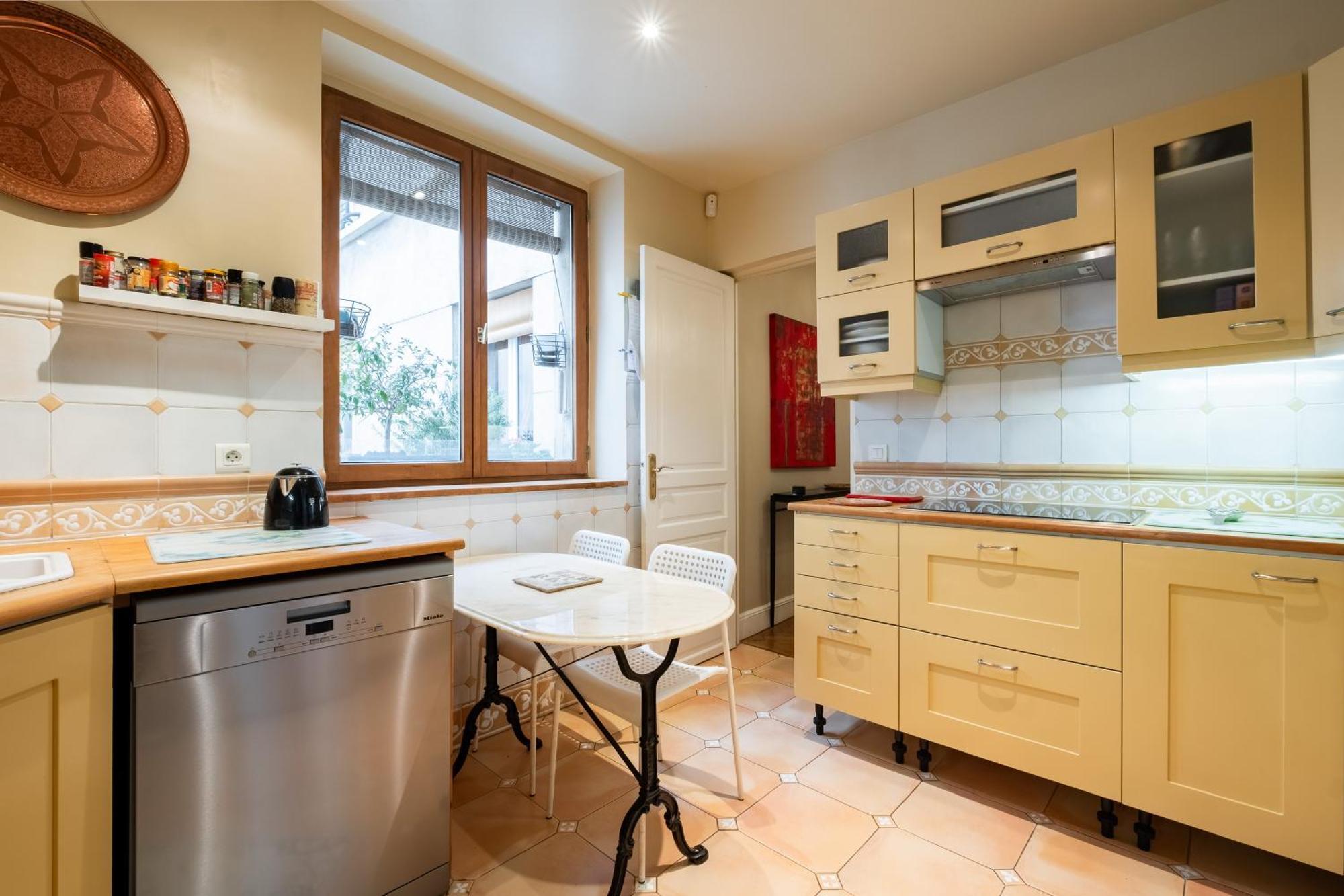 Apartment Veeve - Triumphant Design