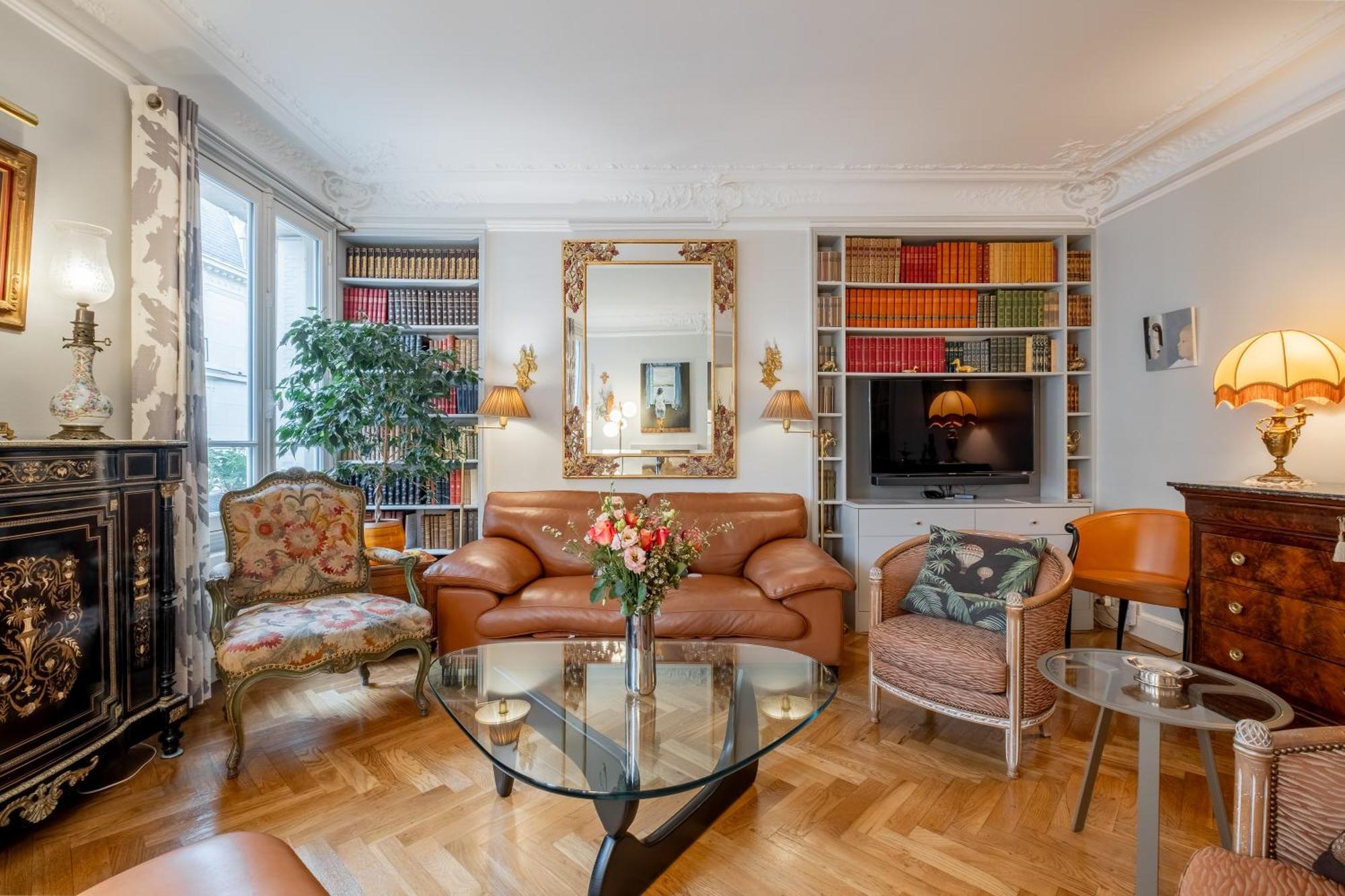 Apartment Veeve - Triumphant Design *