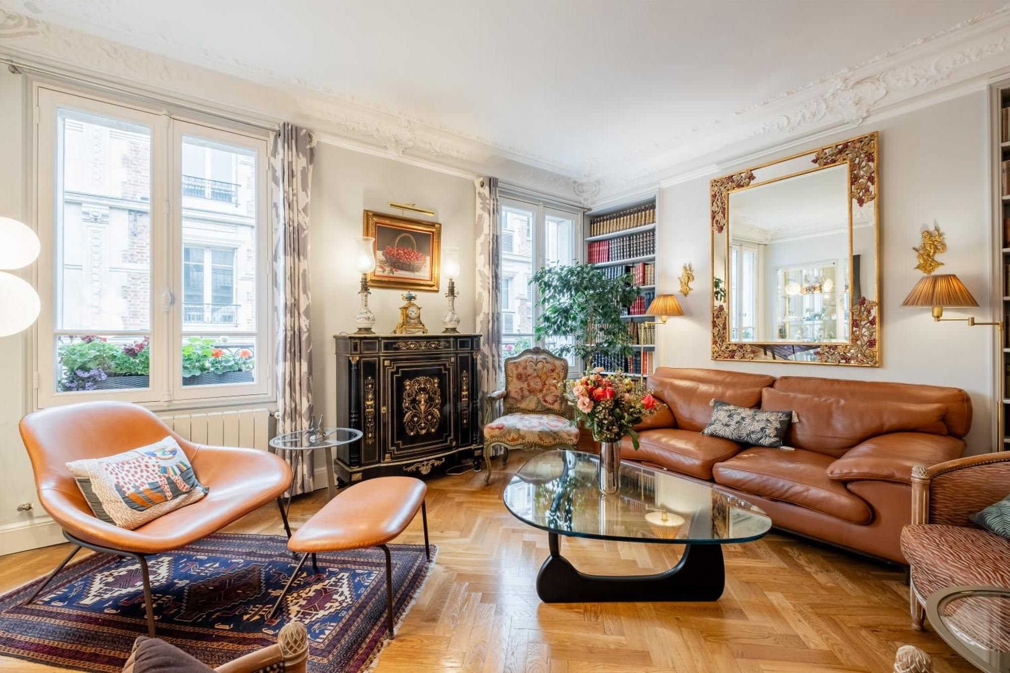 Veeve - Triumphant Design Paris