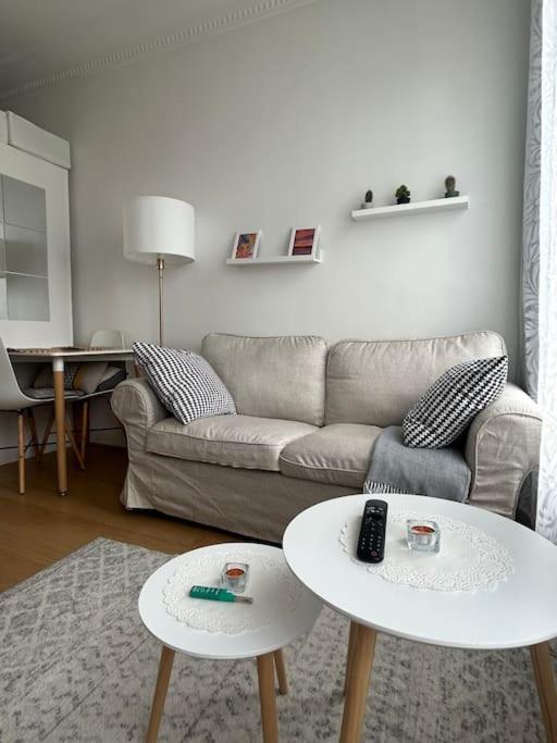 Your Parisian 10 Min Walk From Eiffel Tower Apartment Paris