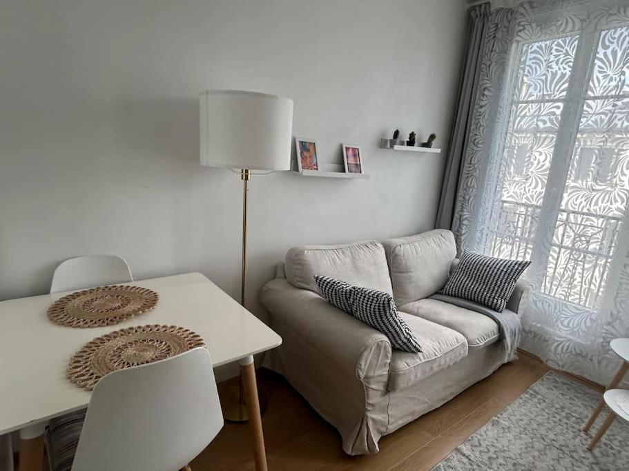 Apartment Your Parisian 10 Min Walk From Eiffel Tower