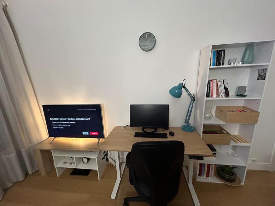 Your Parisian 10 Min Walk From Eiffel Tower Paris