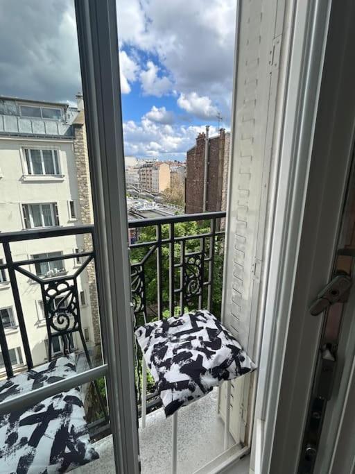 Your Parisian 10 Min Walk From Eiffel Tower Apartment Paris