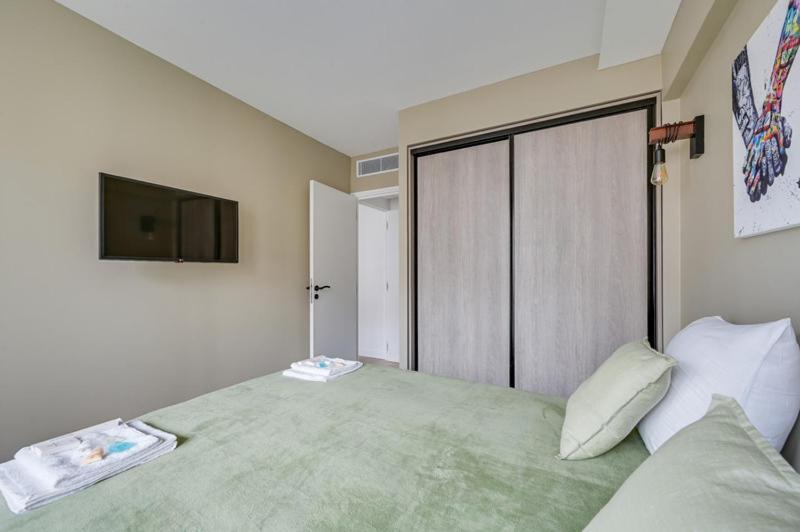 184 Quatro - Superb In Paris. Apartment *