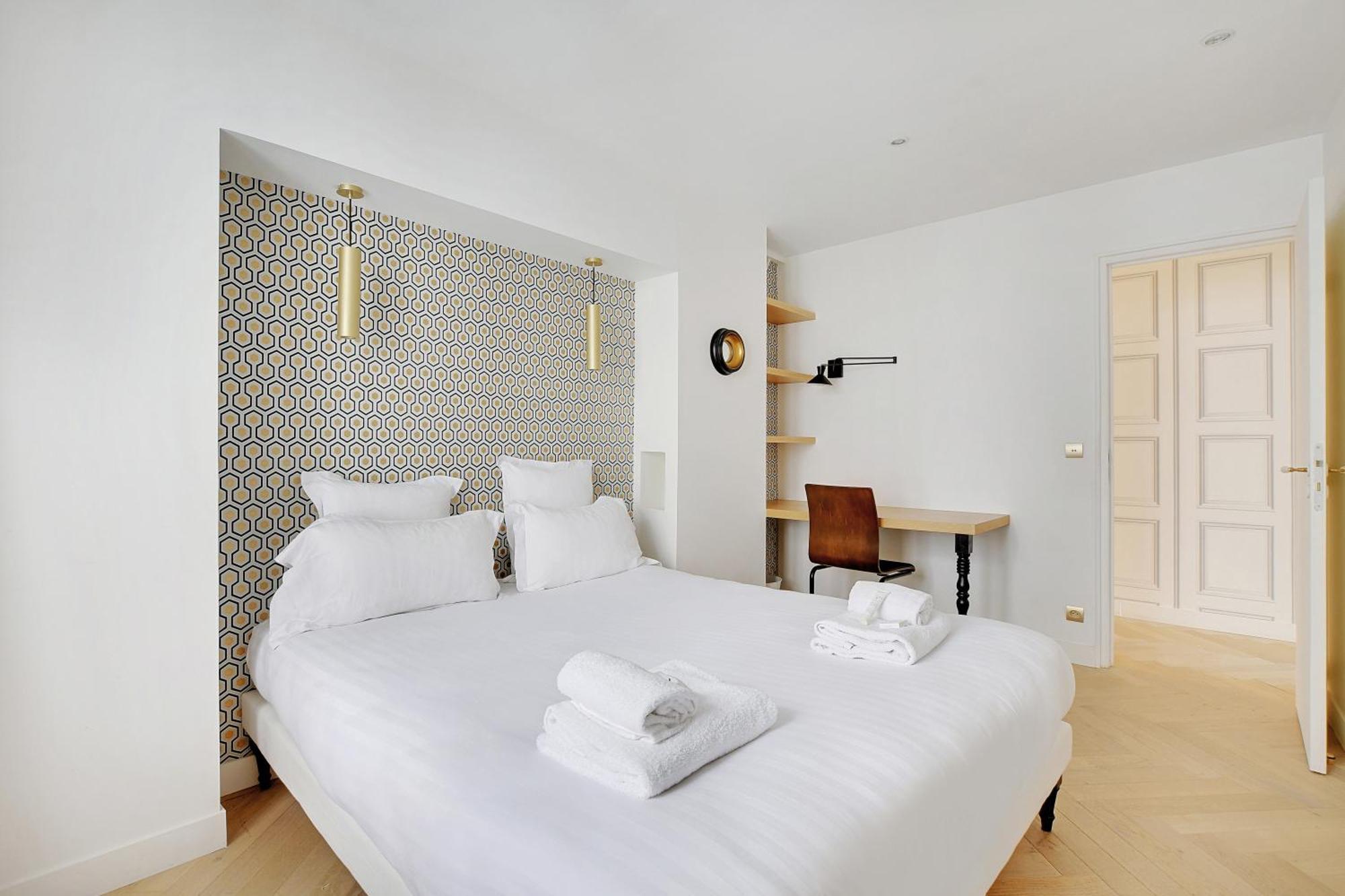 Pick A Flat's In Triangle D'or - Rue Penthievre