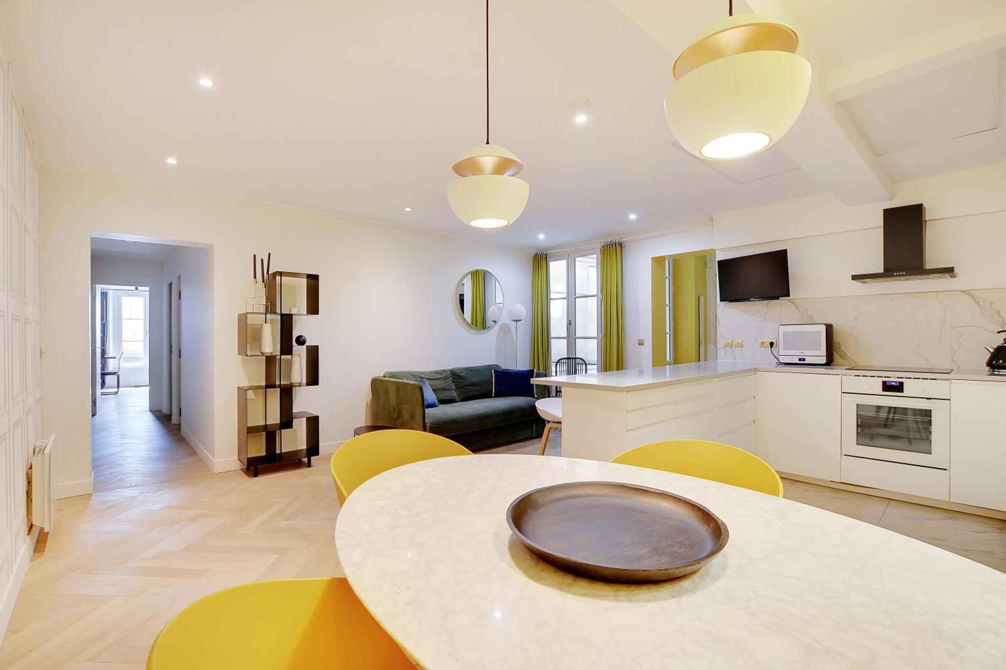 Pick A Flat's In Triangle D'or - Rue Penthievre Paris