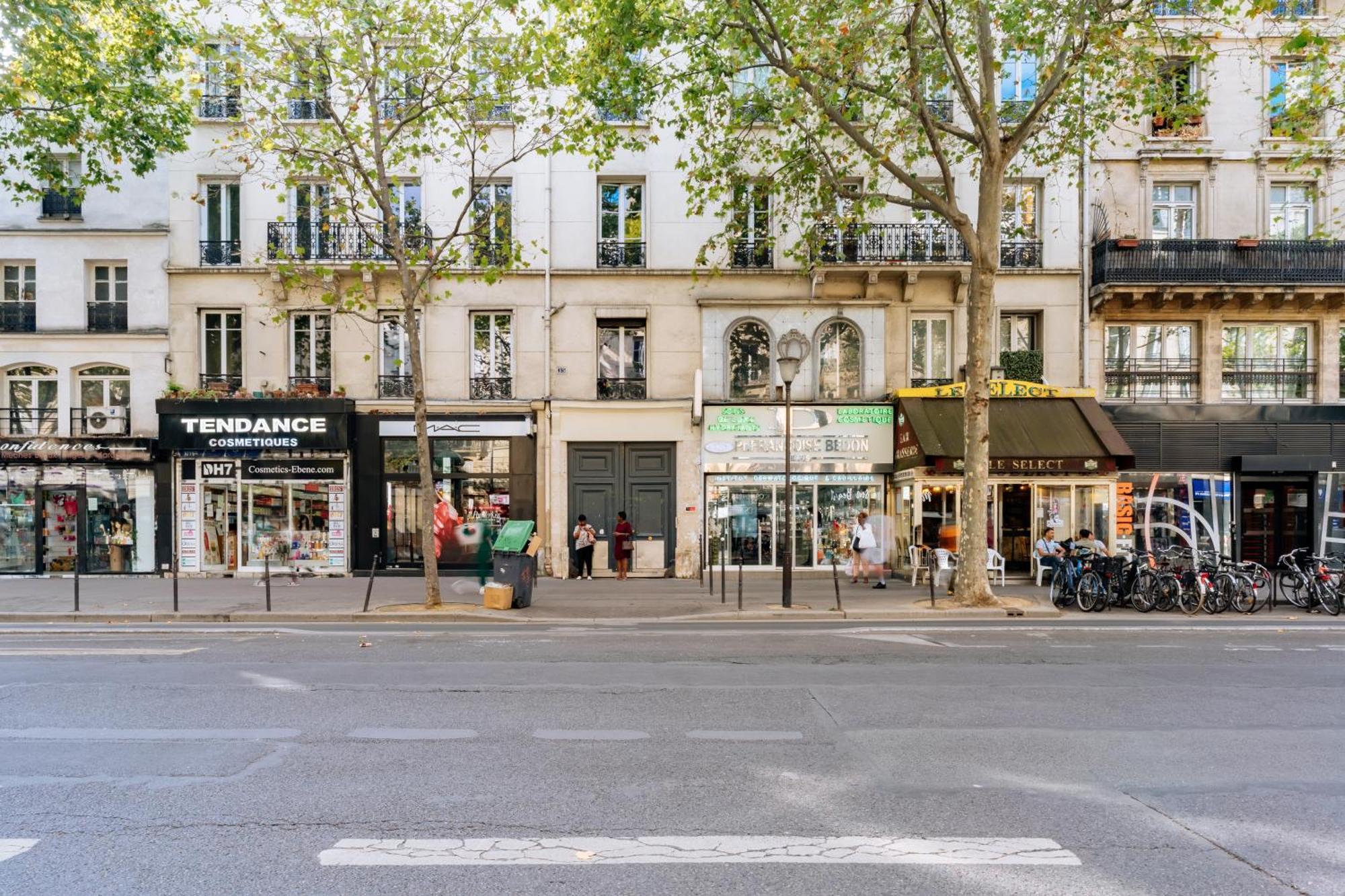 Welcoming 1 Bedroom In Apartamento Paris